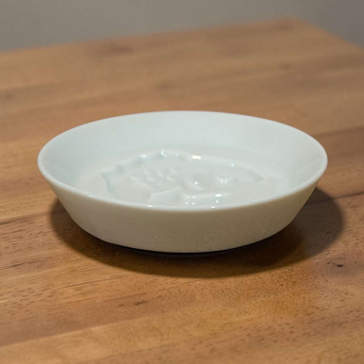 Japanese Porcelain Soy Sauce Dish – Crane/ Fish | 8.1cm - Koki Gifts and Homeware